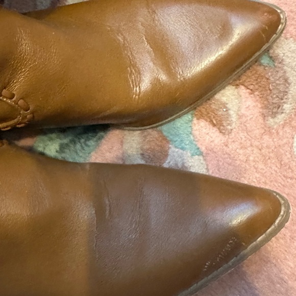 Cognant Leather Looking Boots with Stitch work - Picture 2 of 3